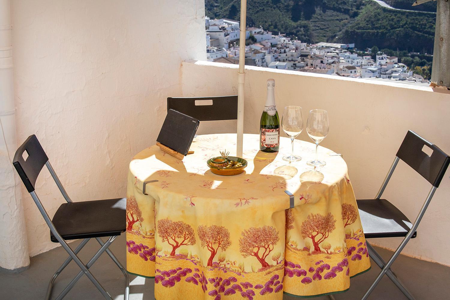 Casa Marlo, Spacious House In The Lively Centre Of 콤페타 외부 사진